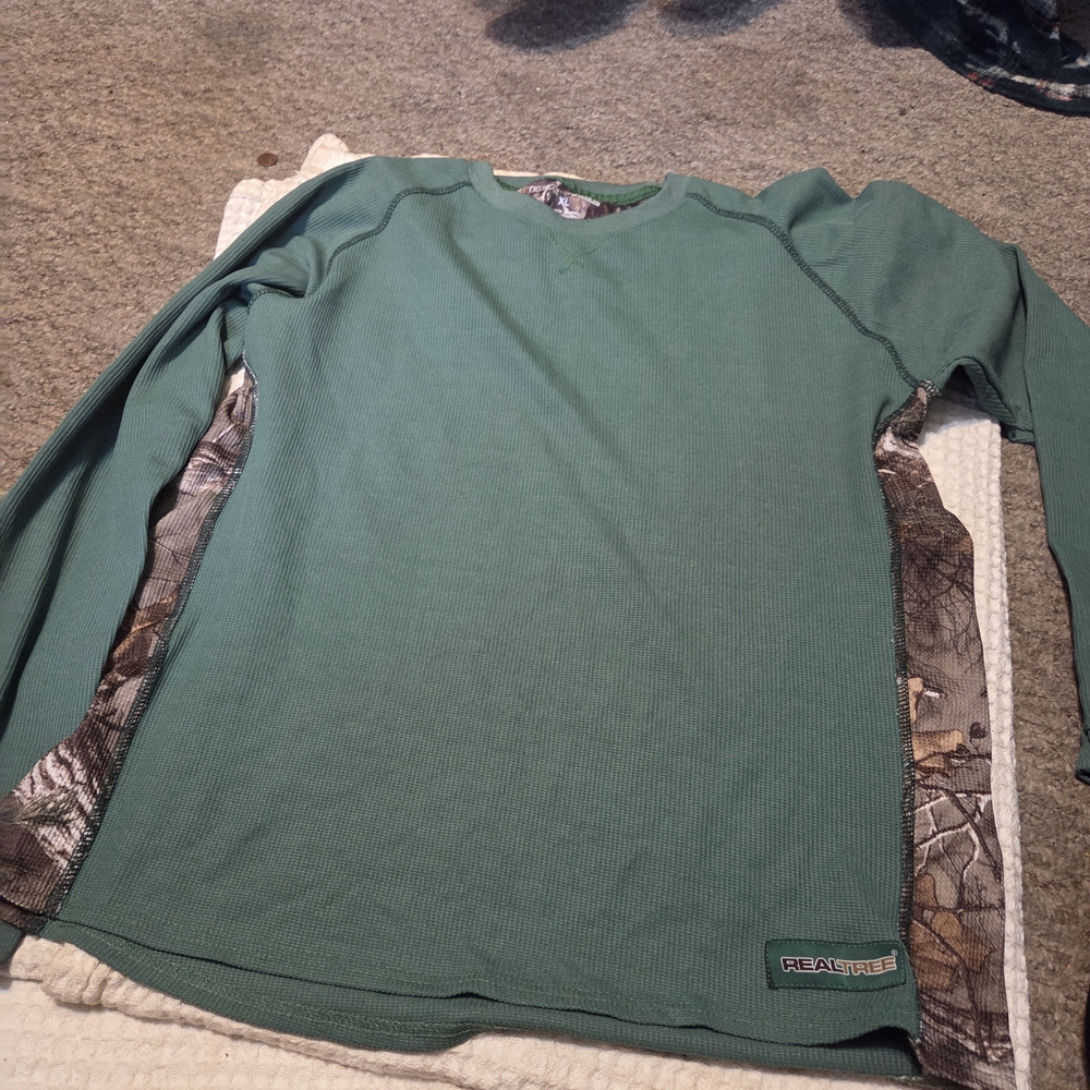 Realtree Men's Green Long Sleeve Shirt